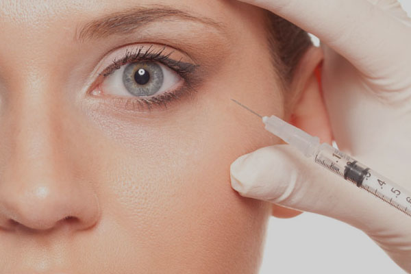 Injections acide hyaluronique, alternative à la chirurgie ?